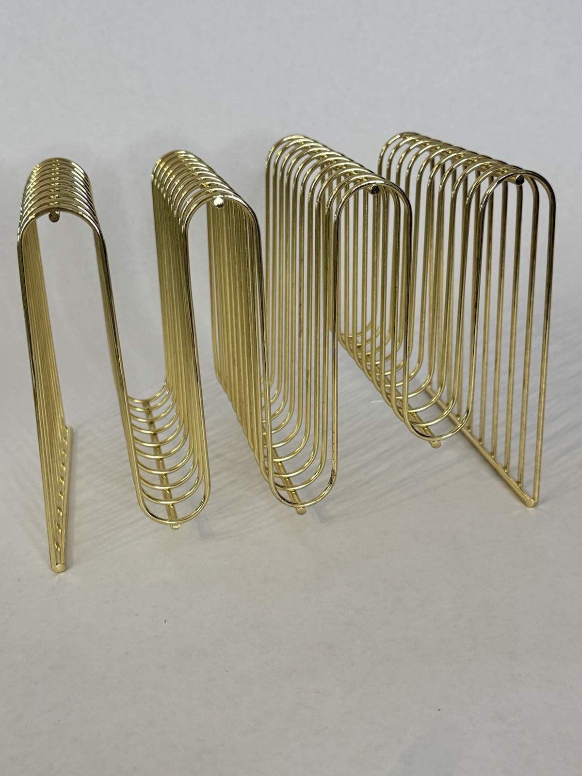 Vintage Gold-Tone Wire Mail Letter Desktop Organizer File Album Holder Curve 9×6