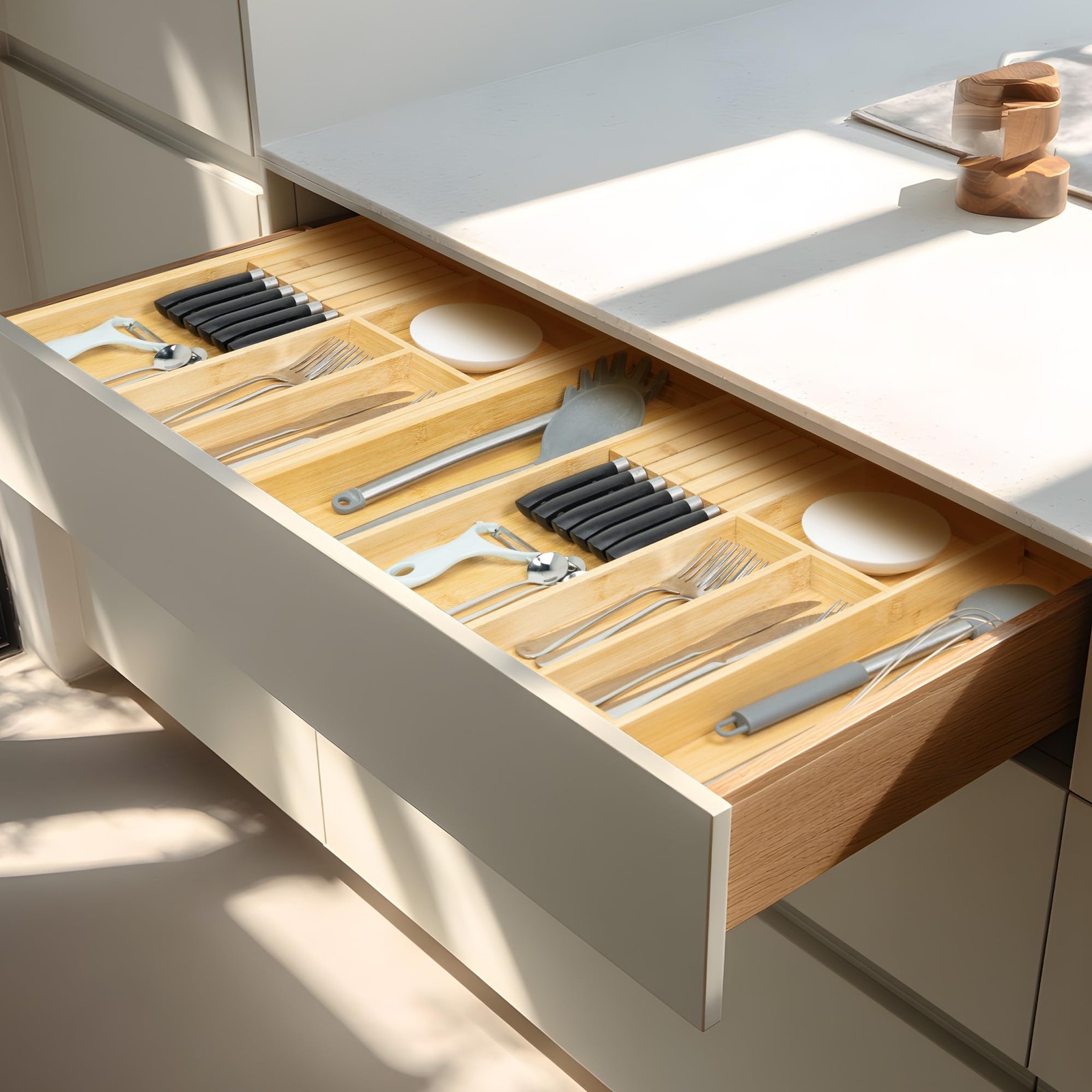 VaeFae Bamboo Silverware Drawer Organizer Kitchen, Expandable 6 Slot, Natural
