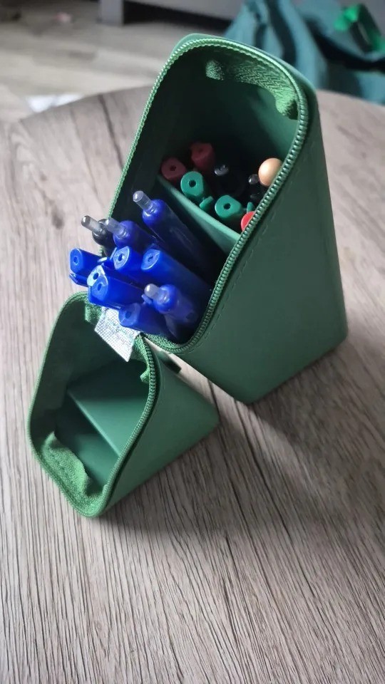 Foldable Silicone Pen Holder-Large Capacity Expandable Pencil Cup for Desk