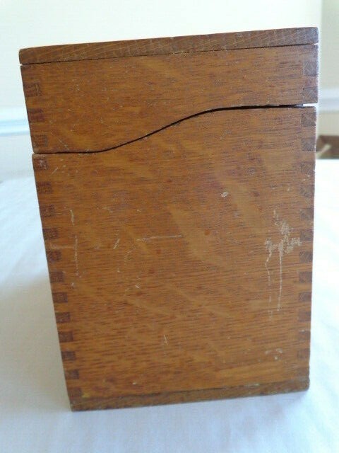 VINTAGE GLOBE-WERNICKE WOOD CARD FILE BOX No. 85-C