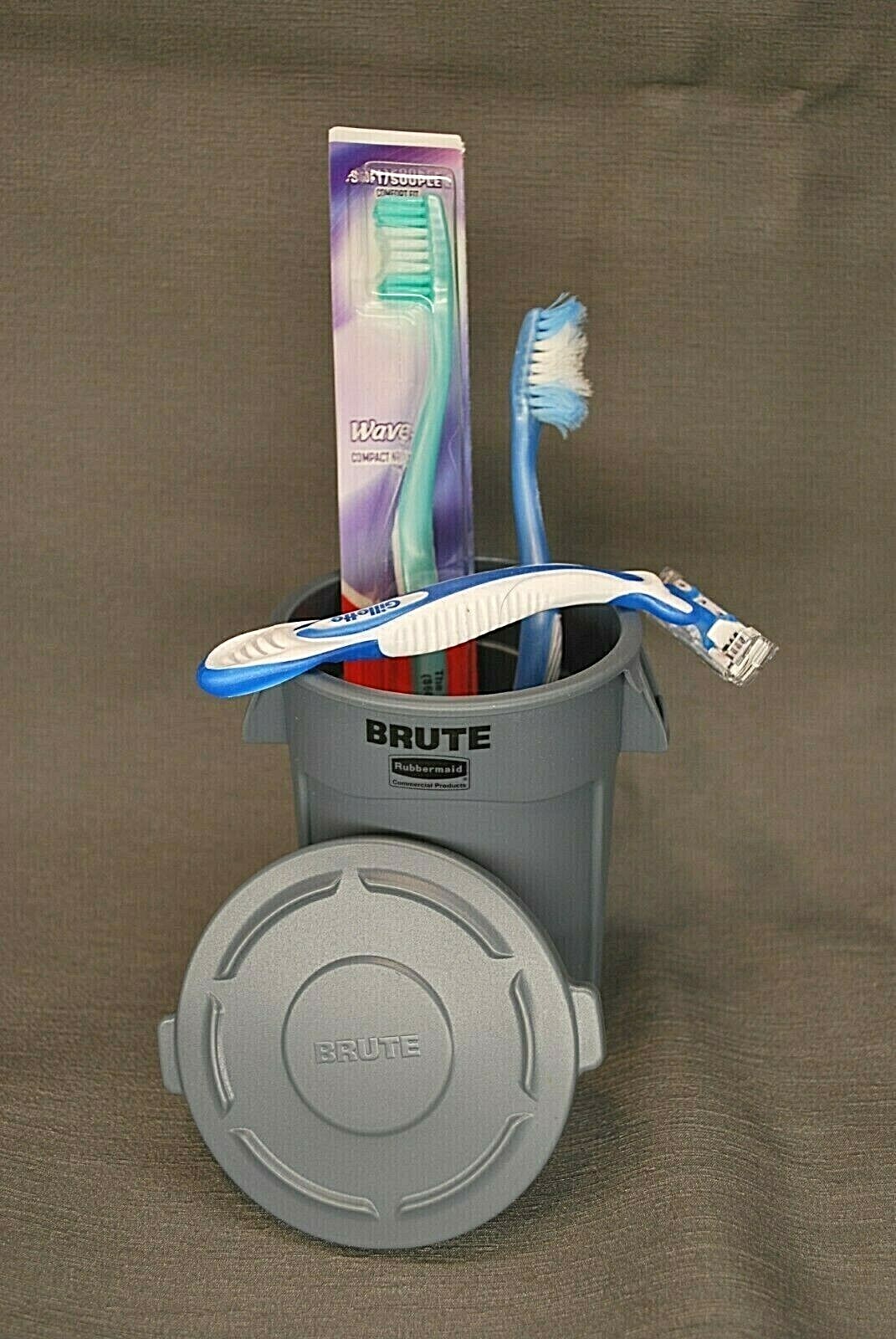 NEW 4.5″ RUBBERMAID MINI BRUTE TRASH CAN & LID SMALL SALESMANS SAMPLE DESK