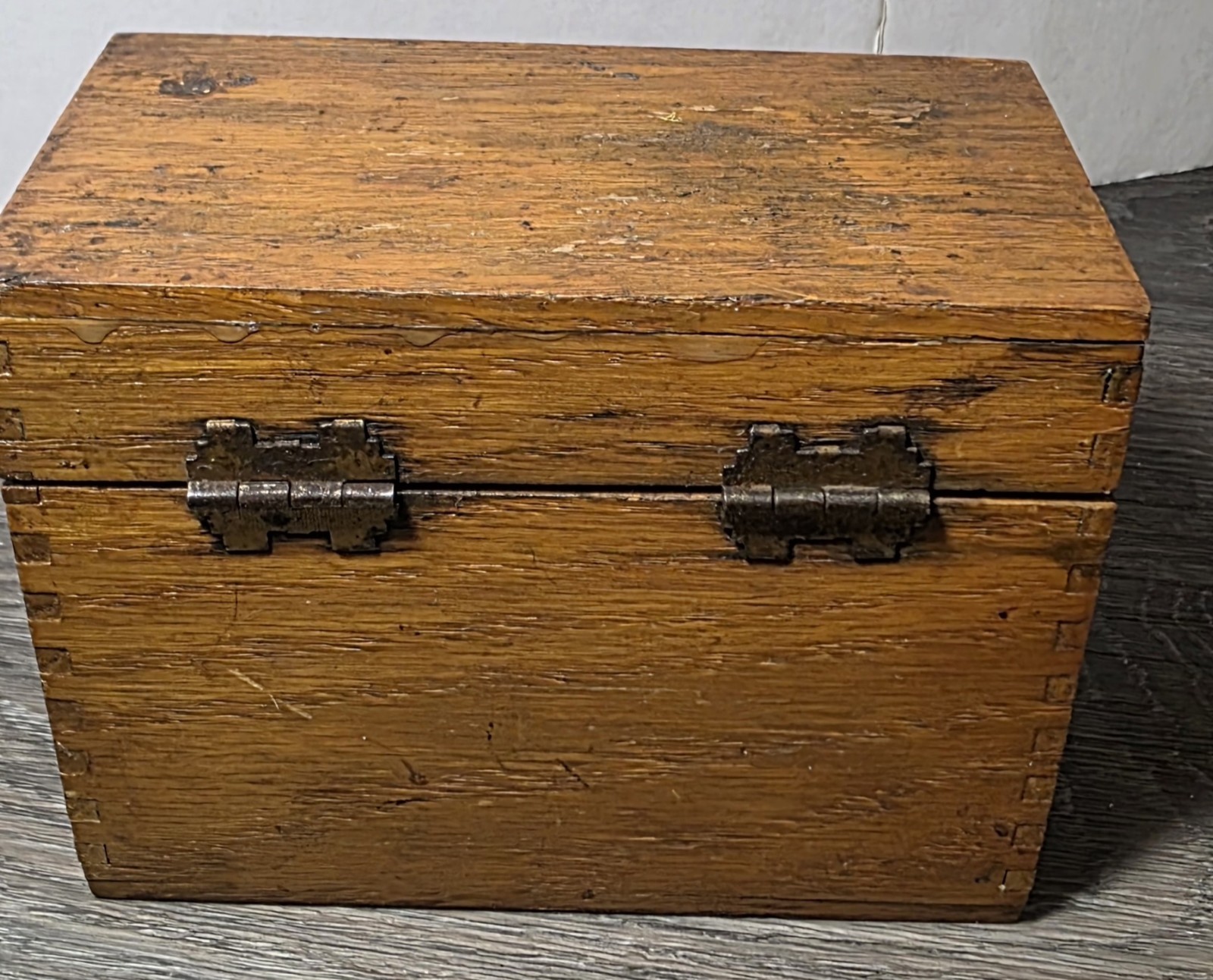 Vintage Globe Wernicke Oak Wood File Recipe Box No 83-C Dovetailed Corners