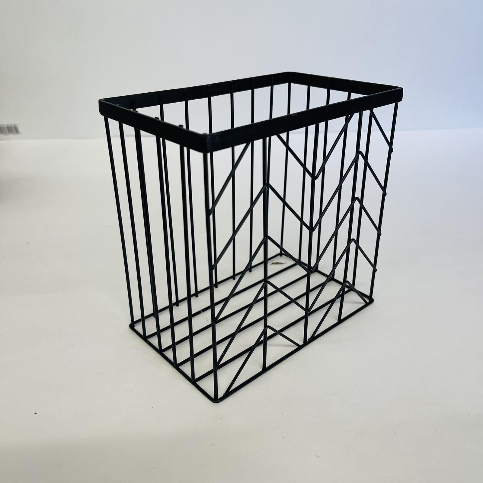 6×5.5×3.5” Multipurpose Black Metal Organizer For Desk Office Hobby Living Room