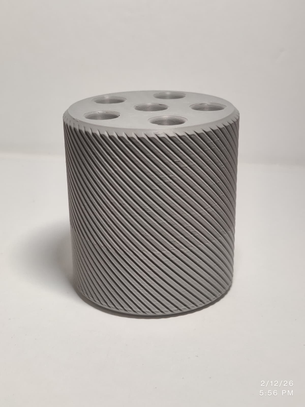 3D printed Pen and Screw Driver Desk Organizer – Threaded Base for adding weight