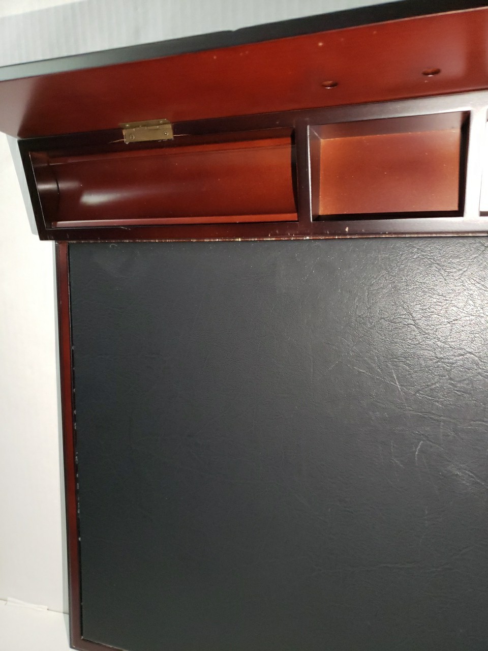 Rare Vtg Bombay Company Leather & Wood Executive Desk World 4 Clock Pad Blotter
