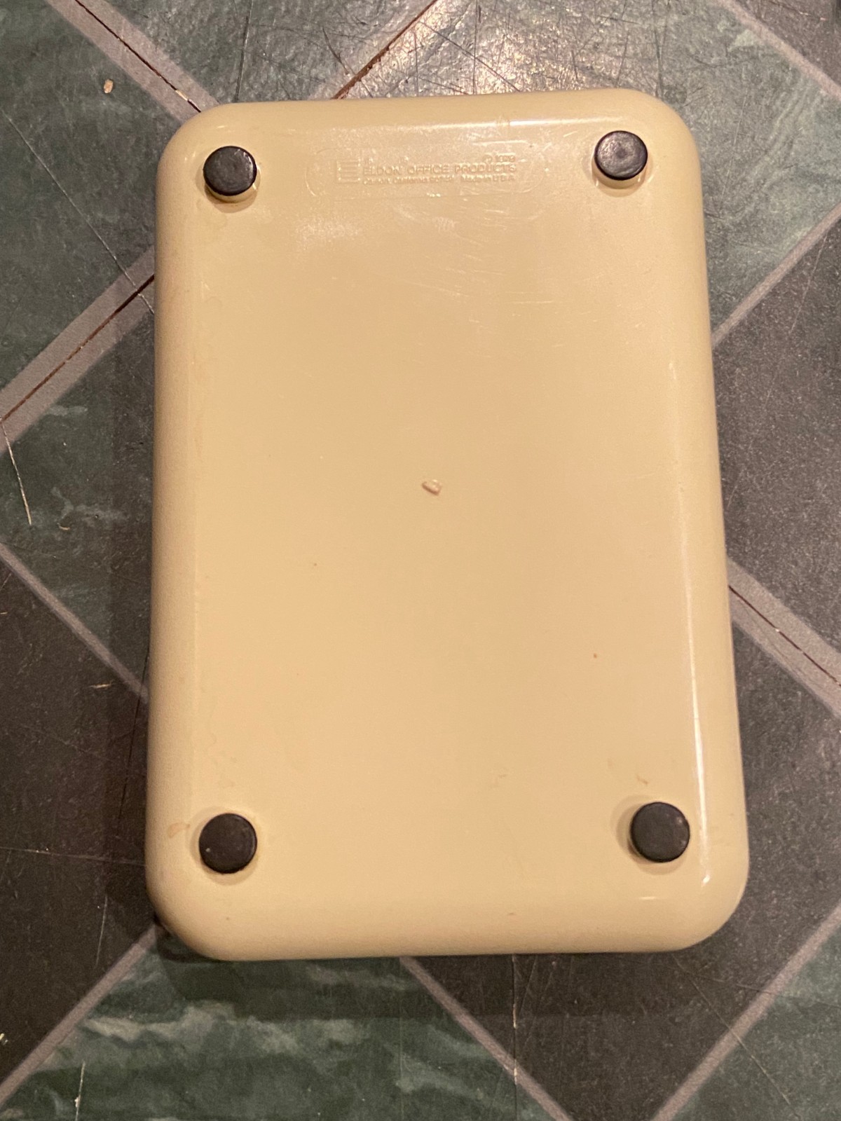 1979 Eldon Office Products Tan Tray 7 1/4″ X 4 3/4″ *Pre-Owned/No Box* t2