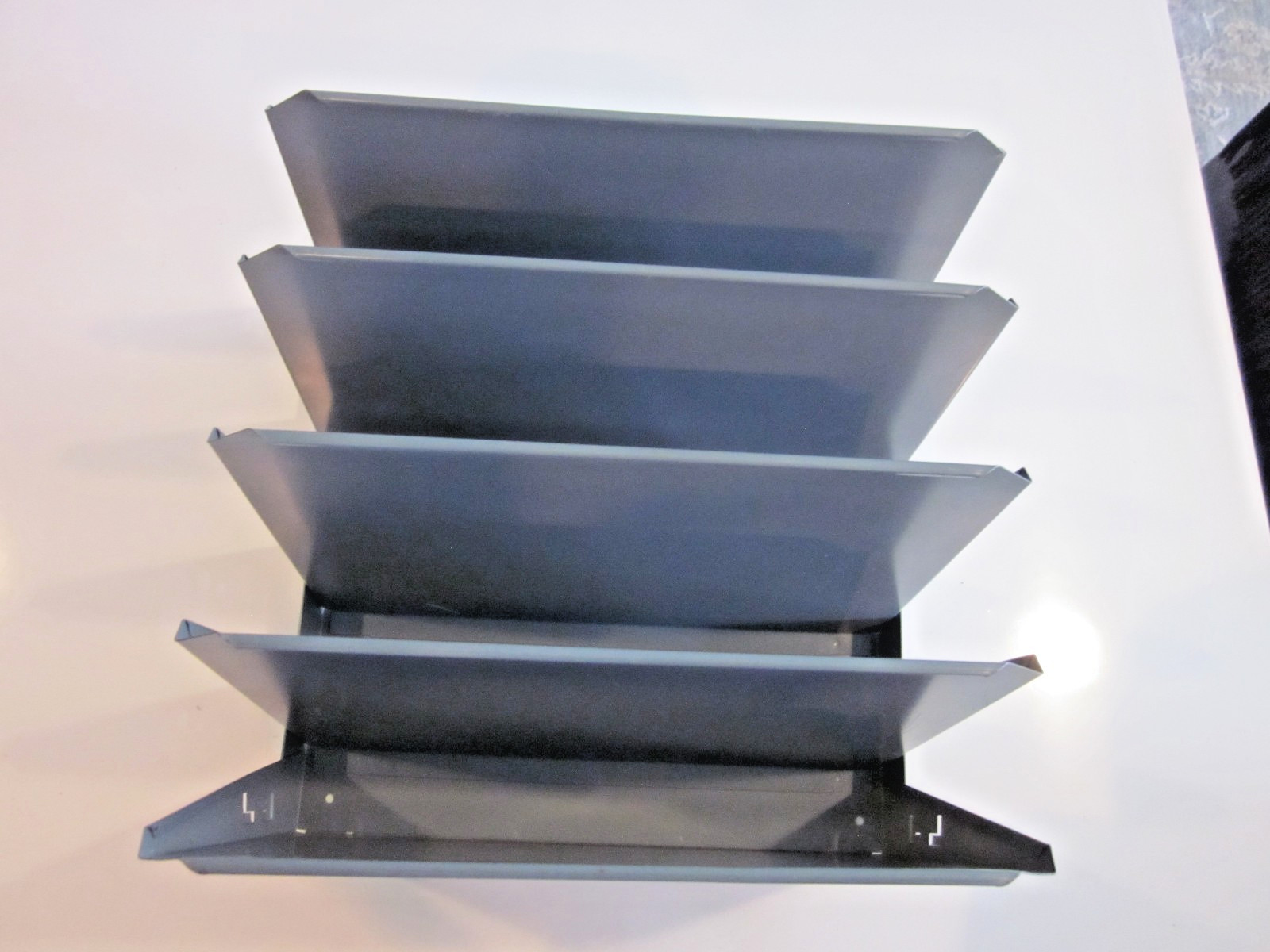 CLEAN GRAY STEEL LIT-NING 5 SHELF DESKTOP PAPER ORGANIZER HUNTLIT – MADE IN USA