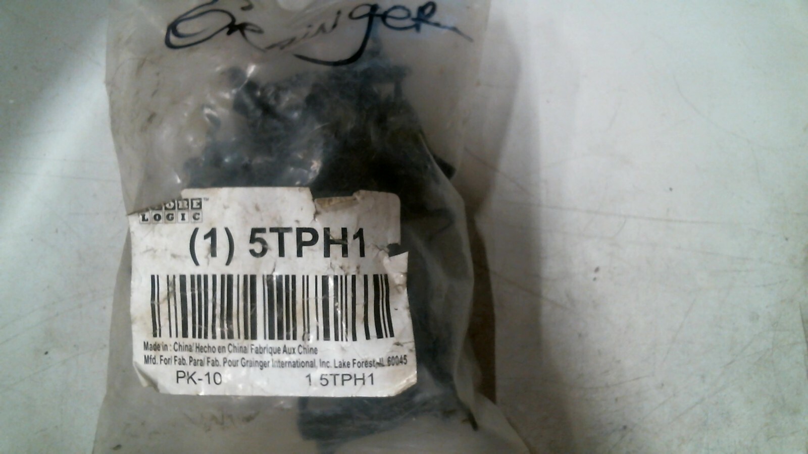 GRAINGER 5TPH1 STEEL EXTENDED SPRING BLACK CLIPS W/SCREWS BAG/10 -FREE SHIPPING