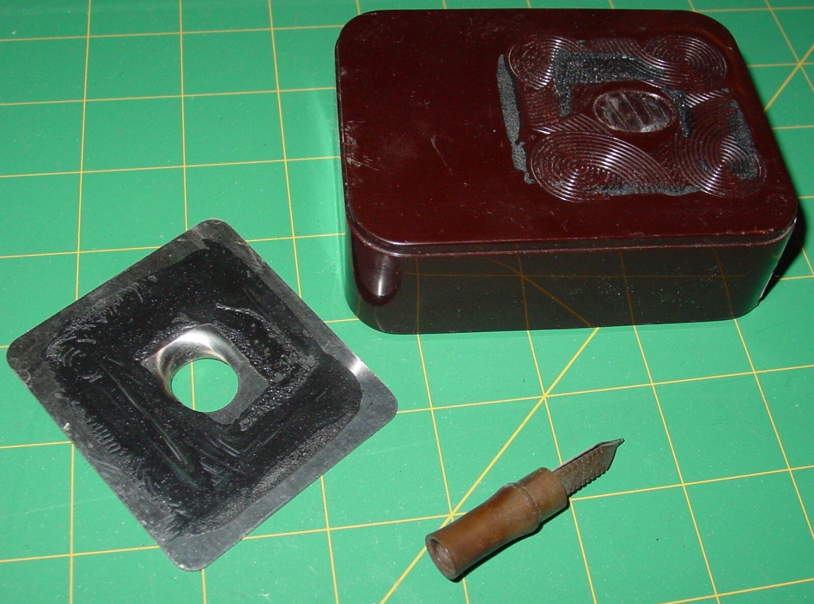 Vintage Brown Plastic Dresser Desk Drawer Tray Organizer Art Deco Accessories
