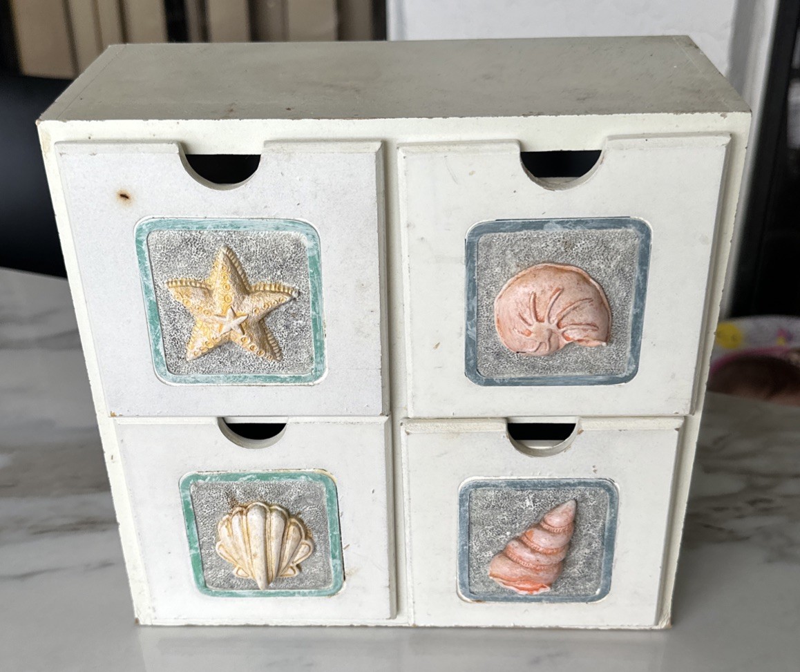 Coastal Beach-Themed Mini Drawer Organizer – Seashell Design