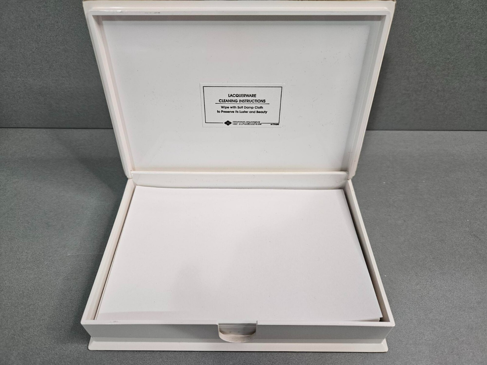 Vtg.White Lacquerware Otagiri Desk Caddy with note paper 7″ x 4.5″ x 1.5″