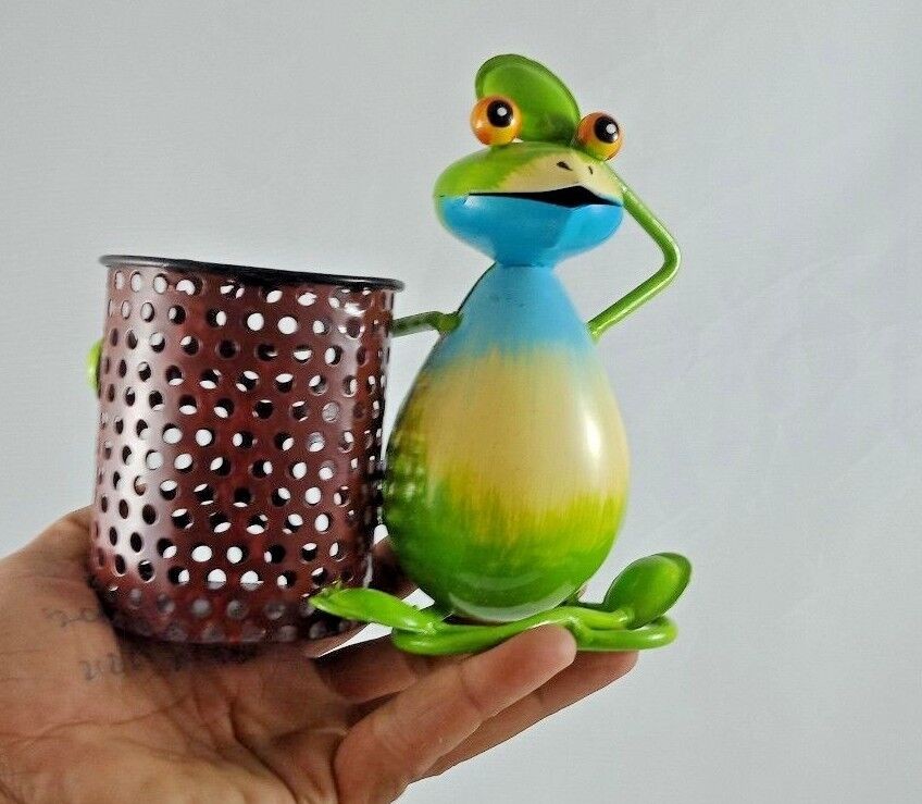 Handmade Painted Happy Frog Pen Holder: Whimsical Desk Organizer