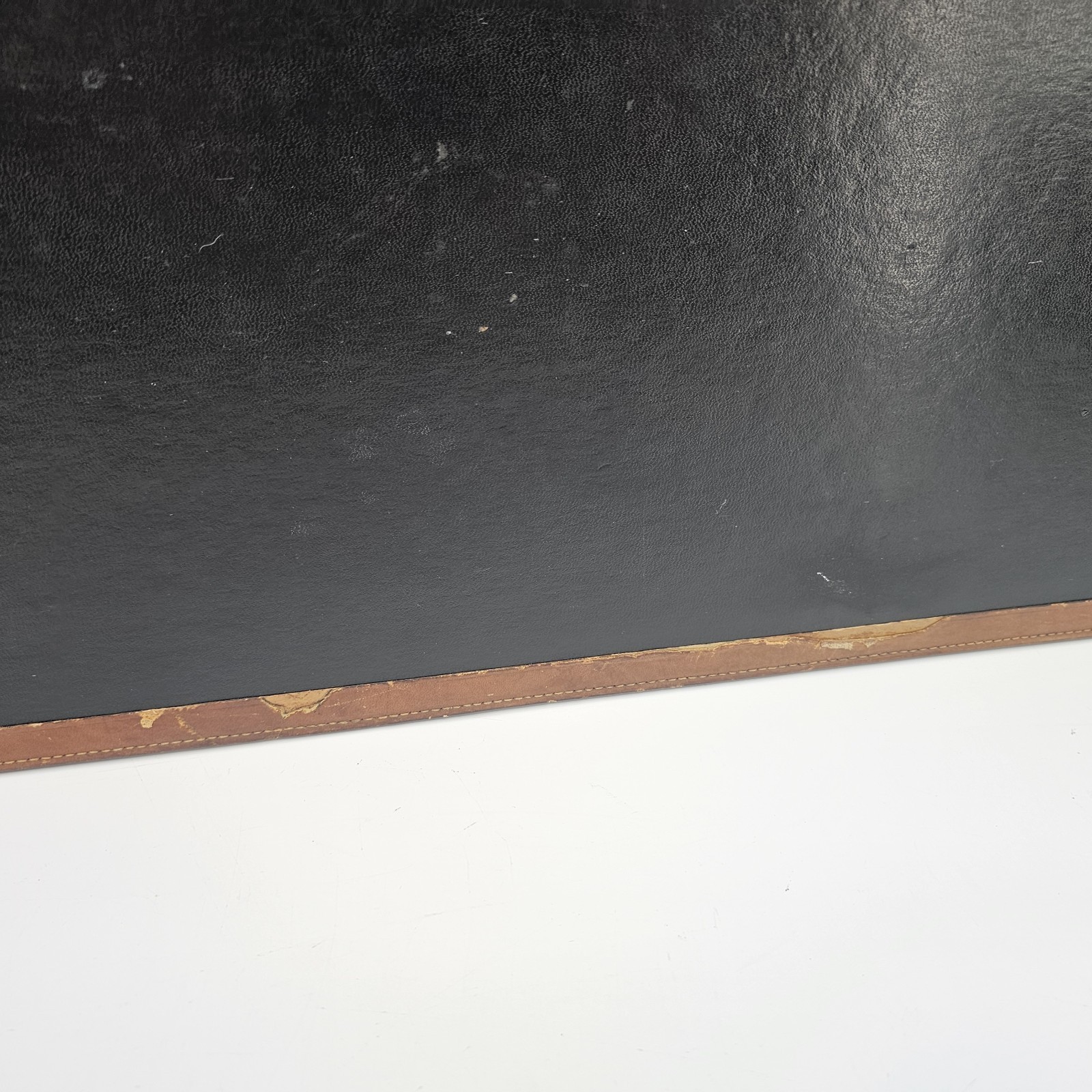 Vtg Executive Desk Cadillac Logo Gold Accent Leather Pad Blotter Mat 30″x20″ #1