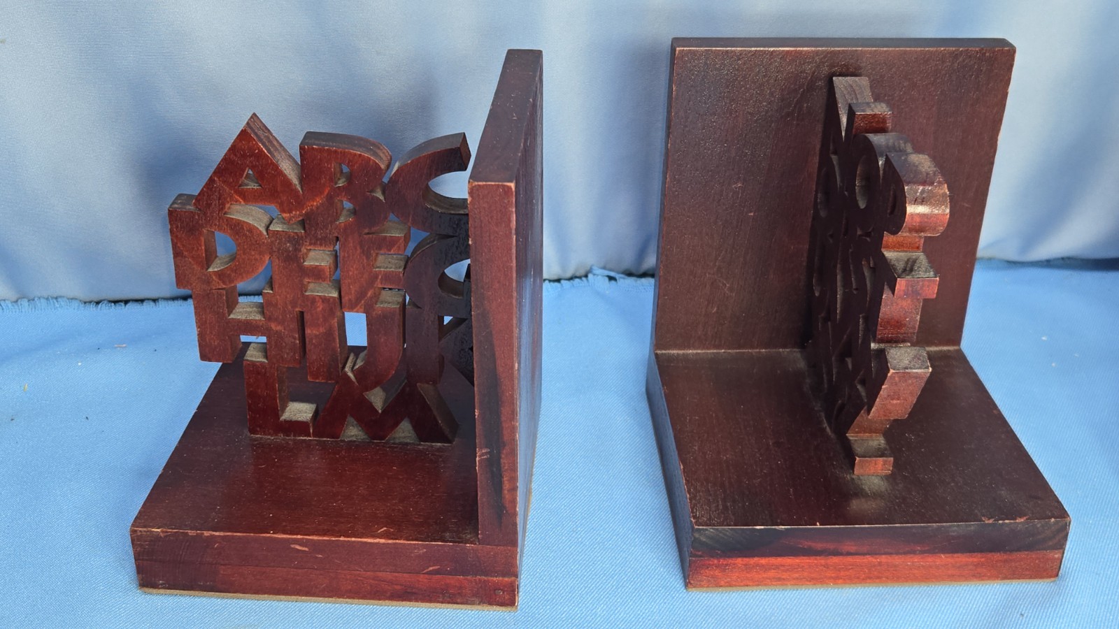 Alphabet Carved Wood Desk Library Bookcase Organizer Holder Set Bookends Box Pen