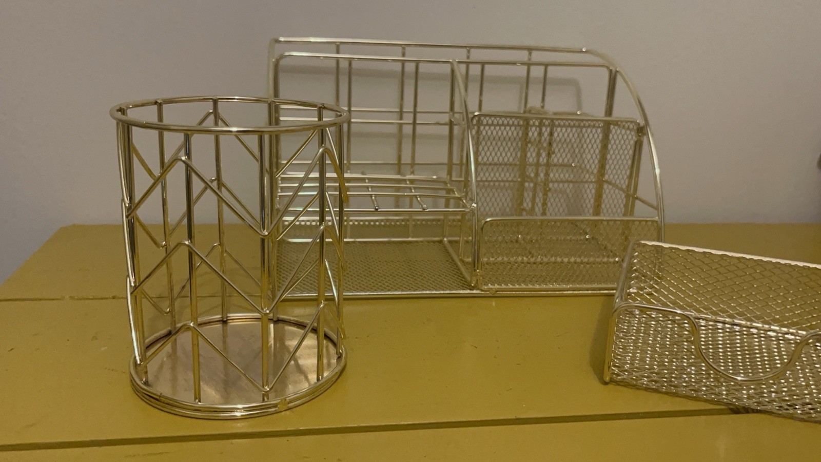 College Gold Wire Desk Organizer Set – Mod Office Desk Accessories – Multi Piece