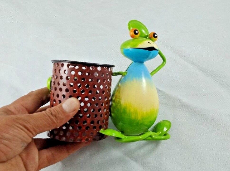 Handmade Painted Happy Frog Pen Holder: Whimsical Desk Organizer