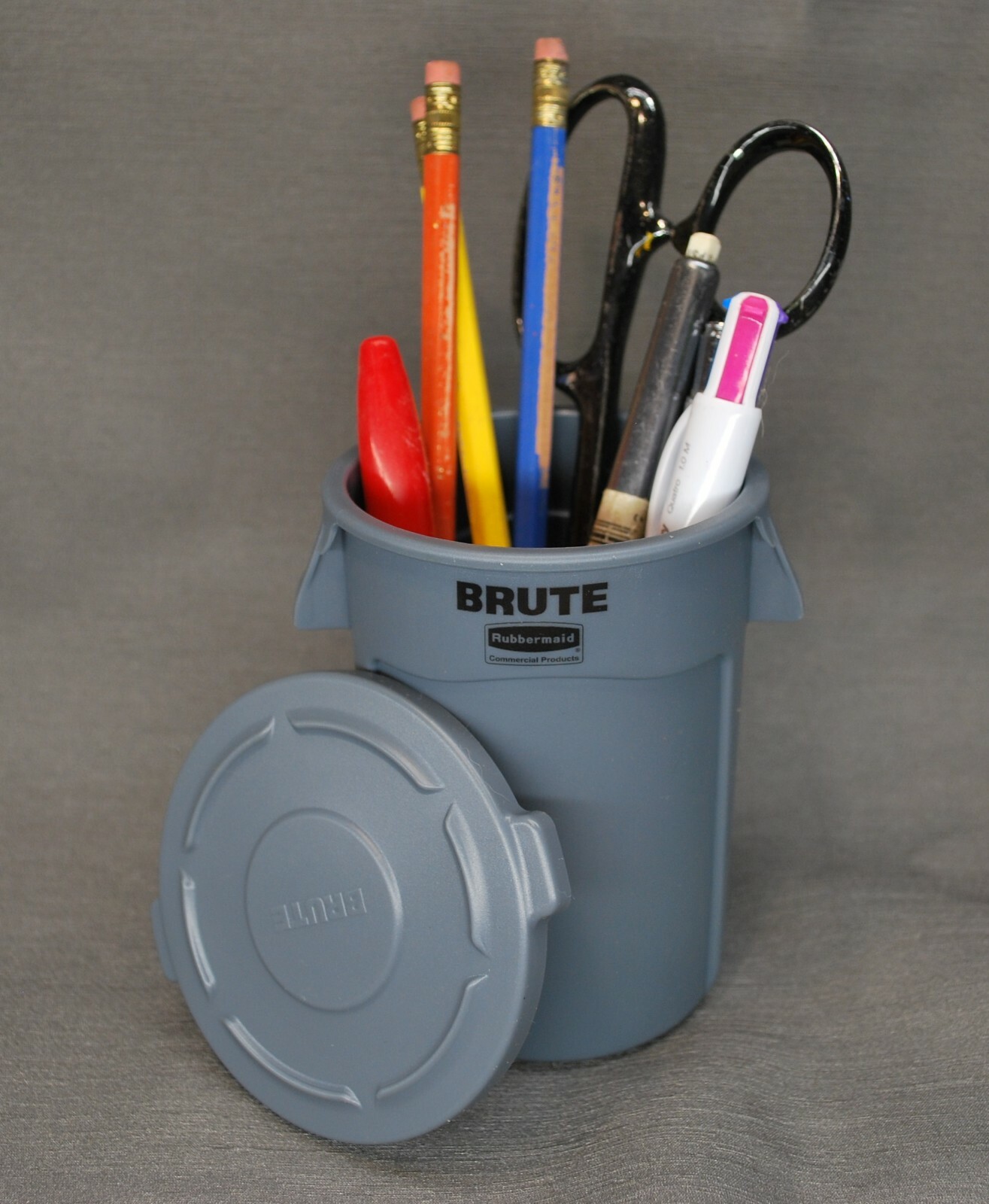 NEW 4.5″ RUBBERMAID MINI BRUTE TRASH CAN & LID SMALL SALESMANS SAMPLE DESK