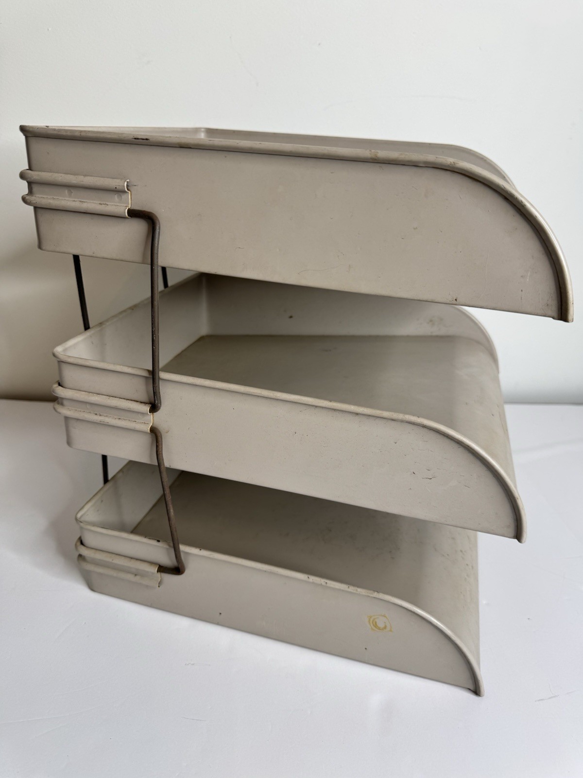 Vtg MCM Office Globe Wernicke 3 Tier Metal Letter Tray Desk Organizer Tan