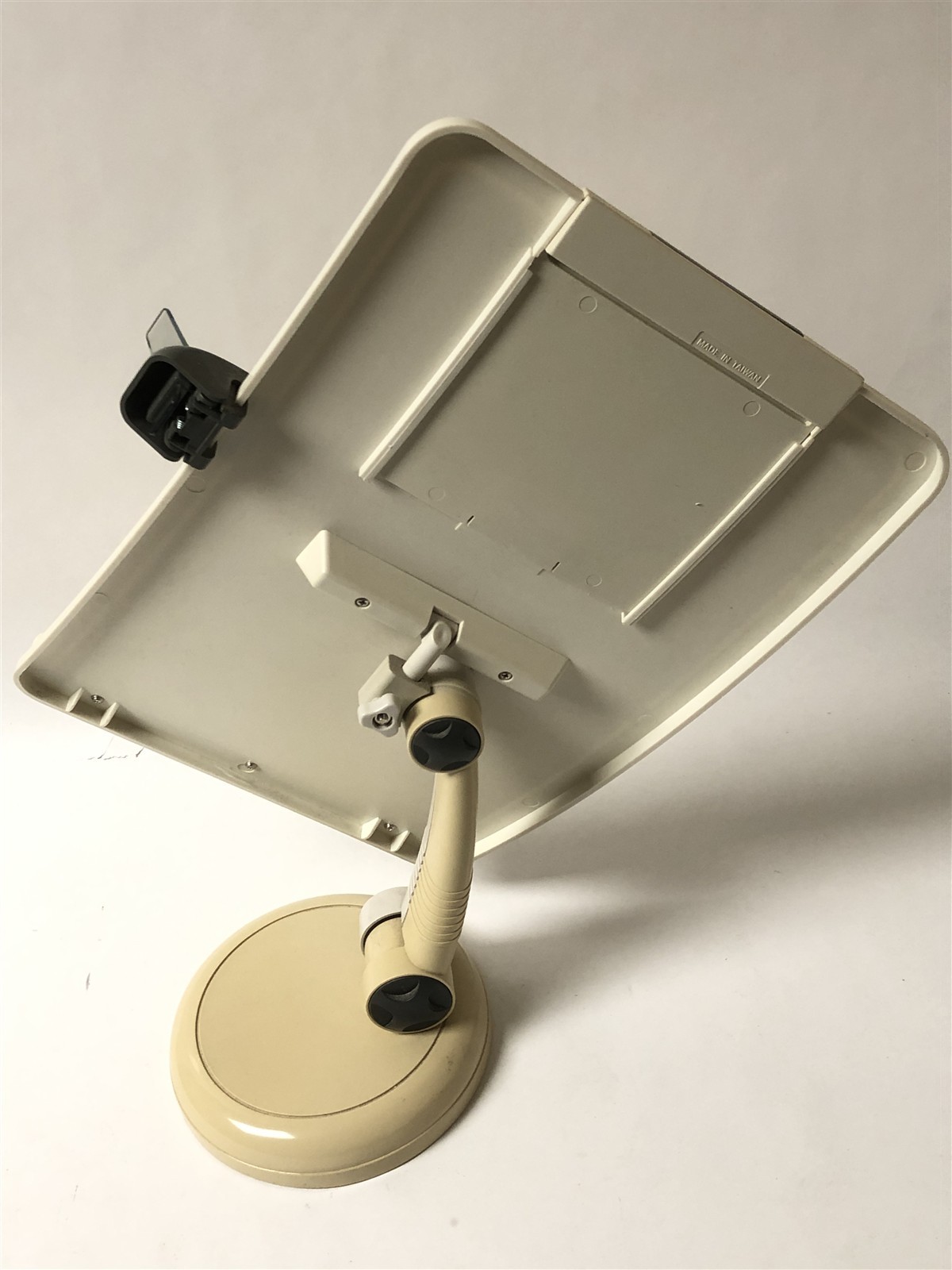 Safco Ergo-Comfort Glare-Free Desktop Copyholder