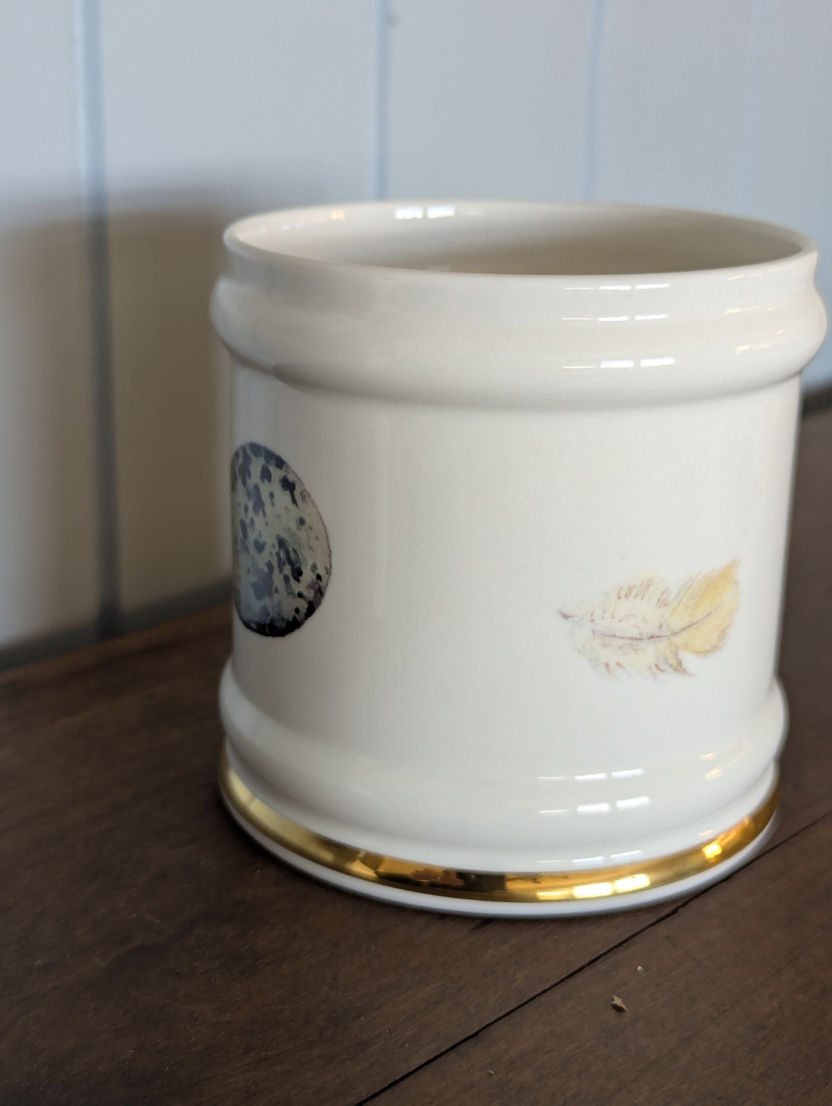 The Present Company Crock, Fine Bone China, Rolled Rim, Gold Banded, Egg Feather