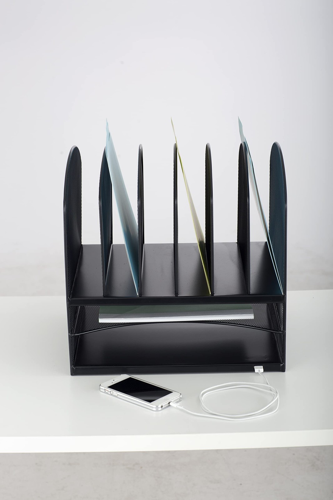Safco 3233Bl Onyx Mesh Powered Charging Station Desktop Organizer 6 Vertical 2