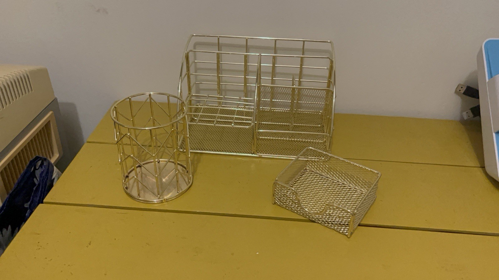 College Gold Wire Desk Organizer Set – Mod Office Desk Accessories – Multi Piece