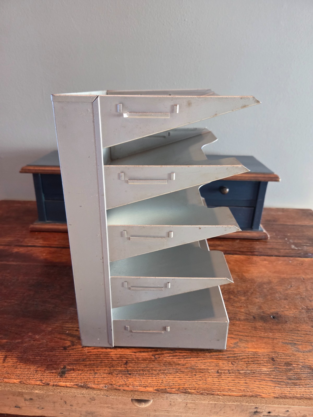 VTG Metal Paper Holder 5 Shelf Tier File Tray Desk Organizer In Out