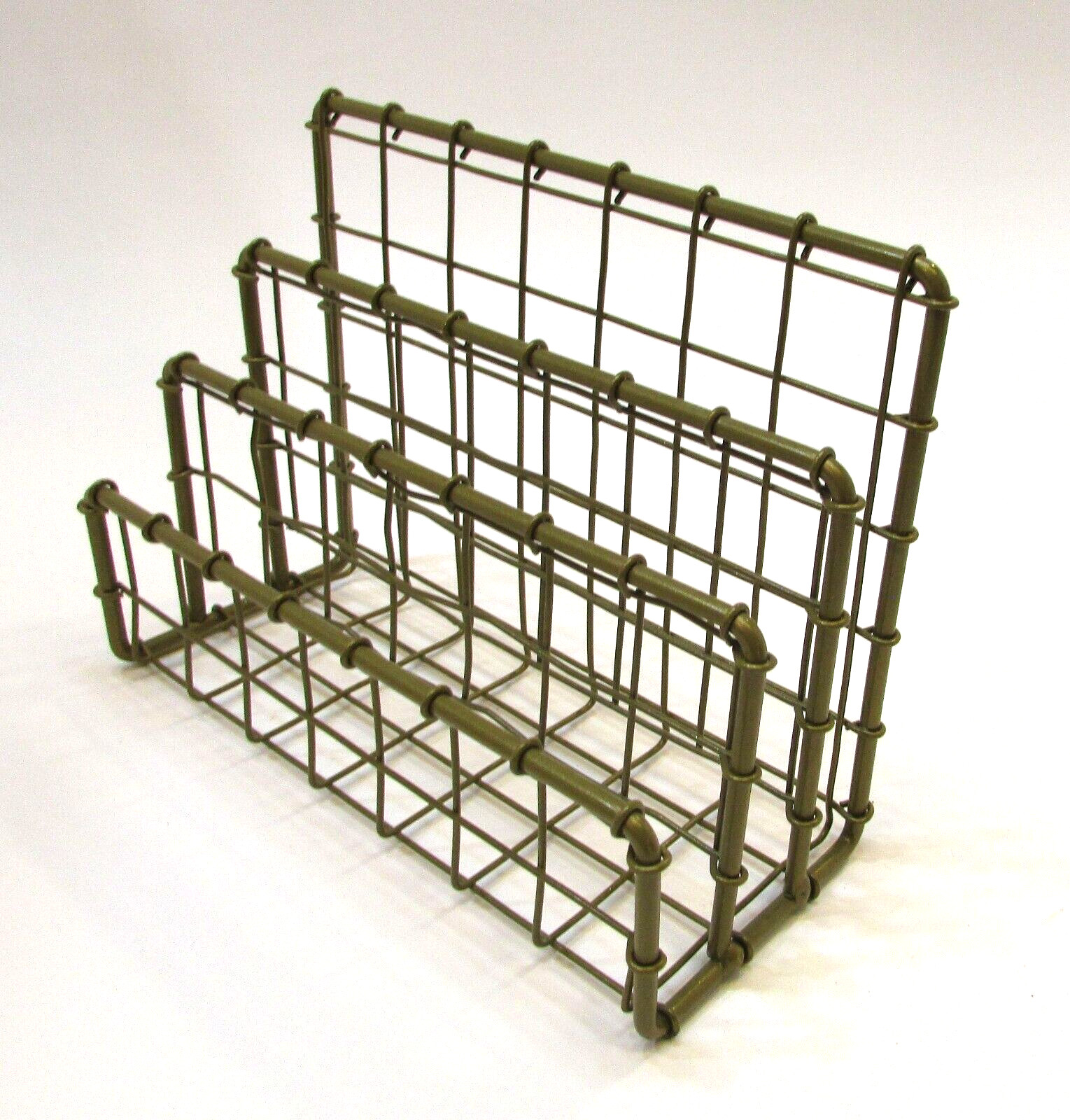 New Goldtone Steel Wire Mesh Fence 3 Slot Desktop Mail Holder 5×7 Letter Caddy