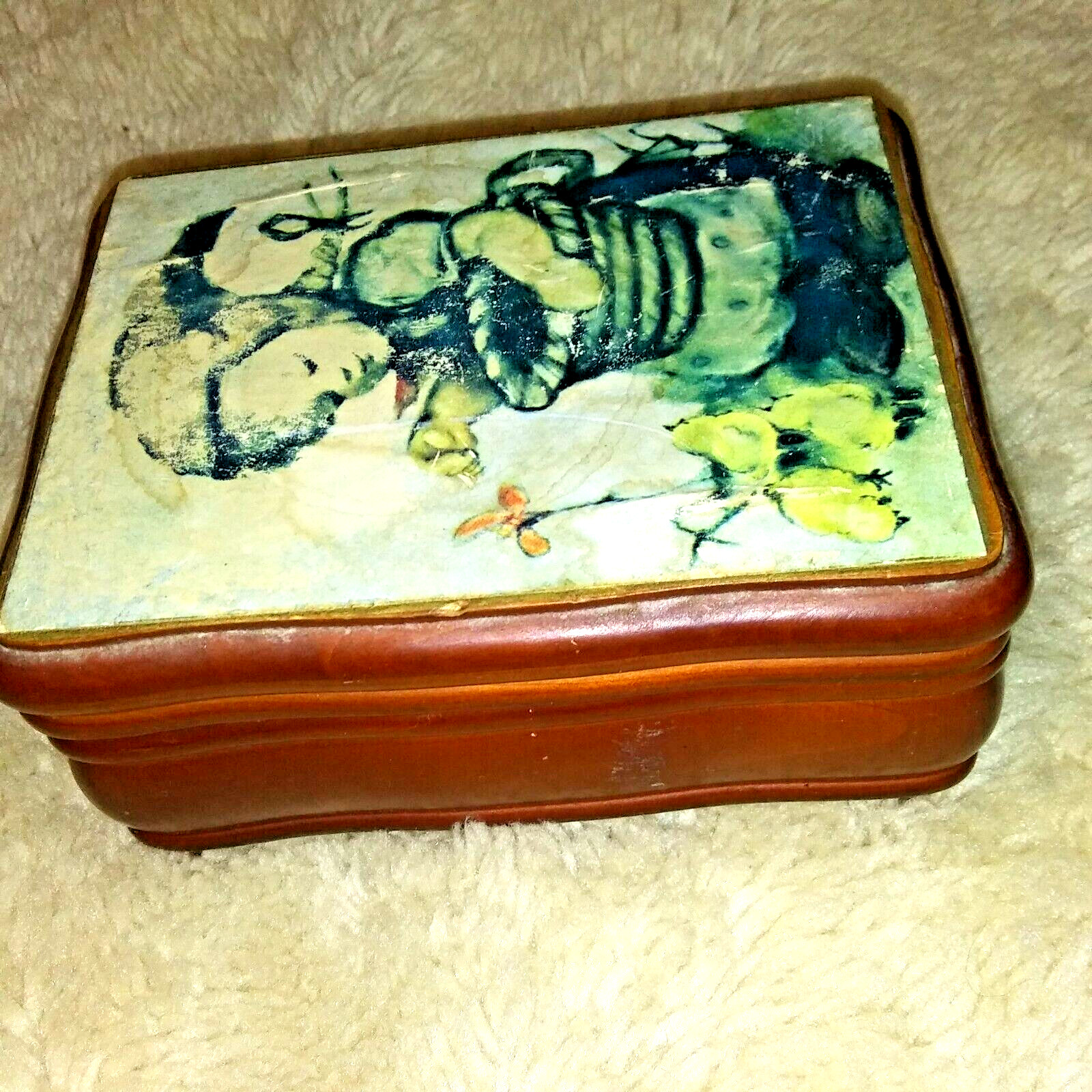 Hummel Girl with basket Vintage Music Box Japan Music not working