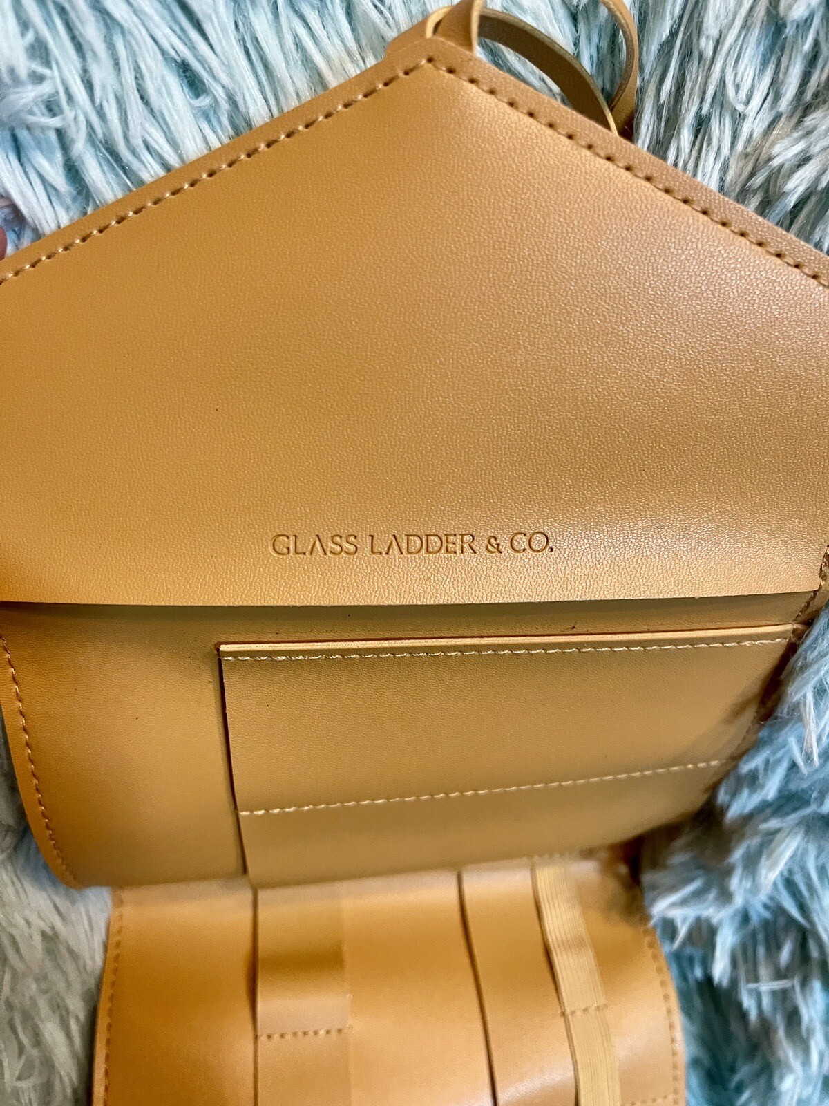 NEW Glass Ladder & Co Vegan Leather Katherine Tech Organizer Roll Honey Wallet