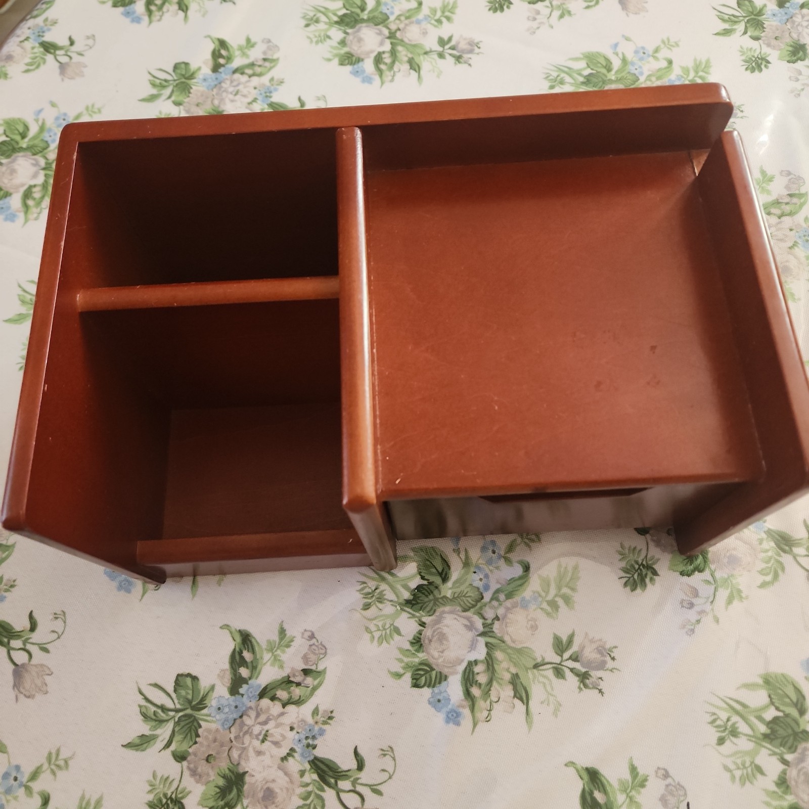 Vintage Rubbermaid/Rolodex Wood Tones Wireless Desk Organizer Mahogany
