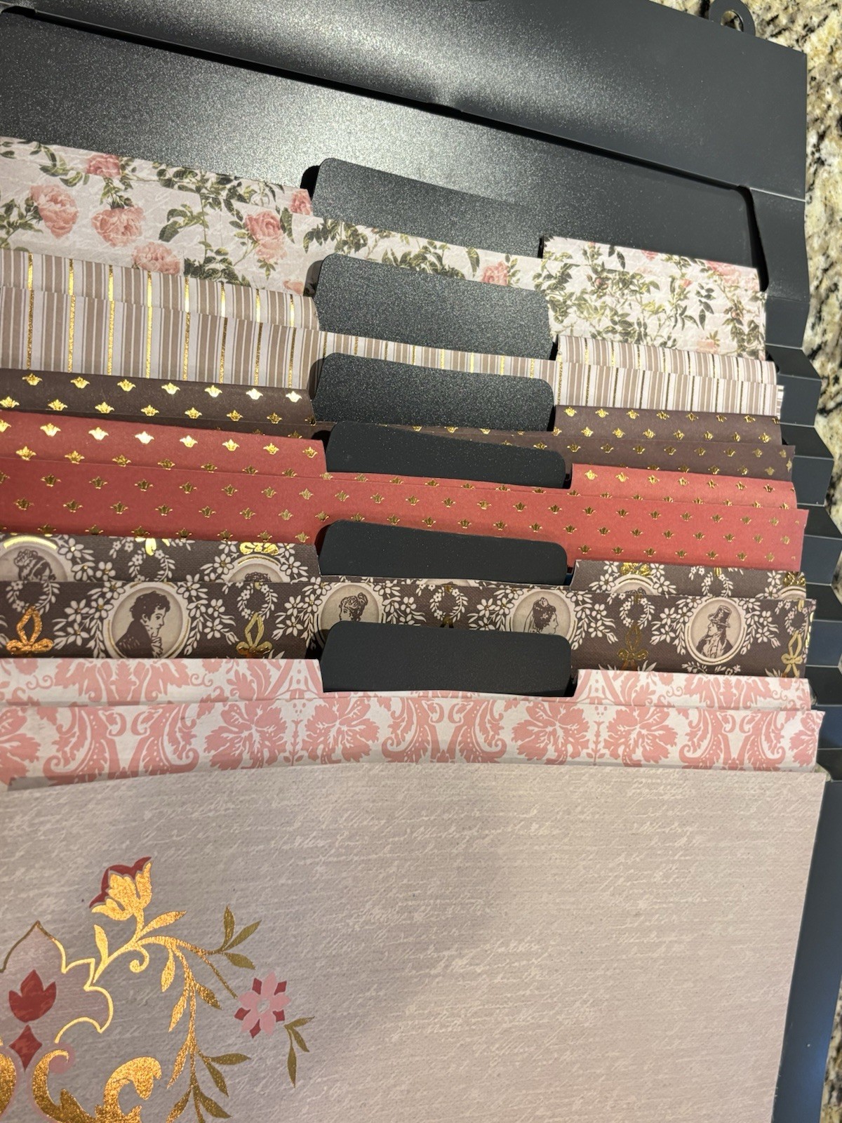 Smead Cascading Wall Organizer 6 Pockets Letter Size Hanging or Folding Pretty!
