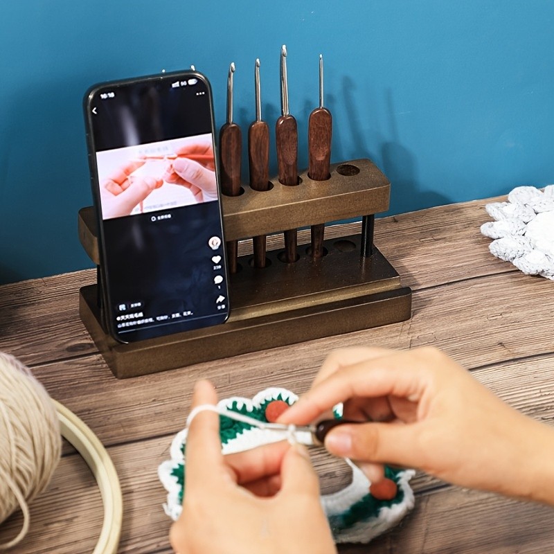 Lightweight Portable Practical Secure Non-Slip Well-Made Pen Storage Phone Stand