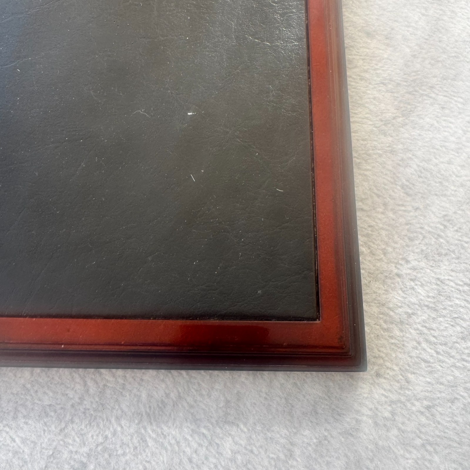 BOMBAY COMPANY Executive Desk Blotter Wood Leather With 4 Time Zone Clocks Rare