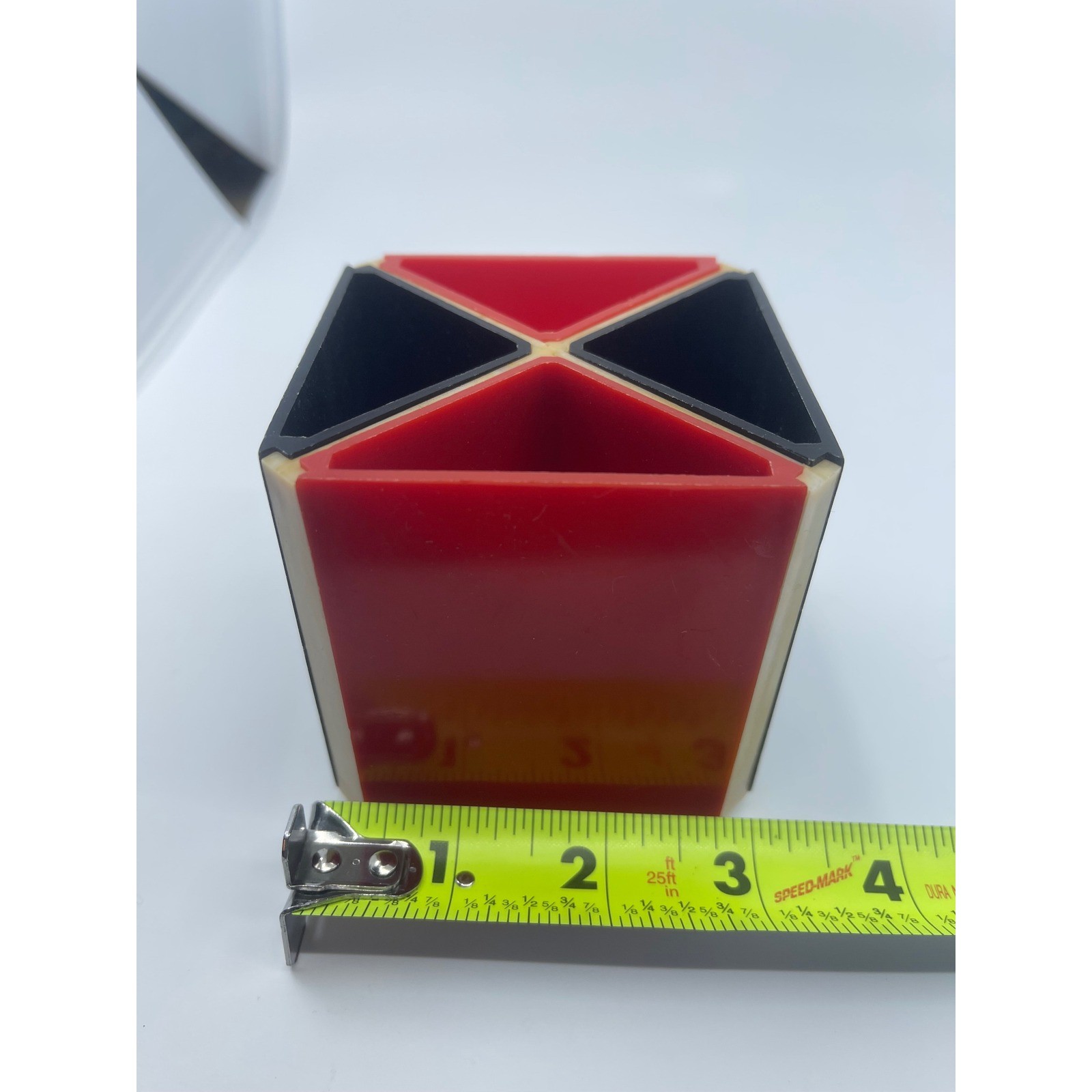 Retro Hexagonal Desk Organizer Red Black Pencil Pen Holder removable sections