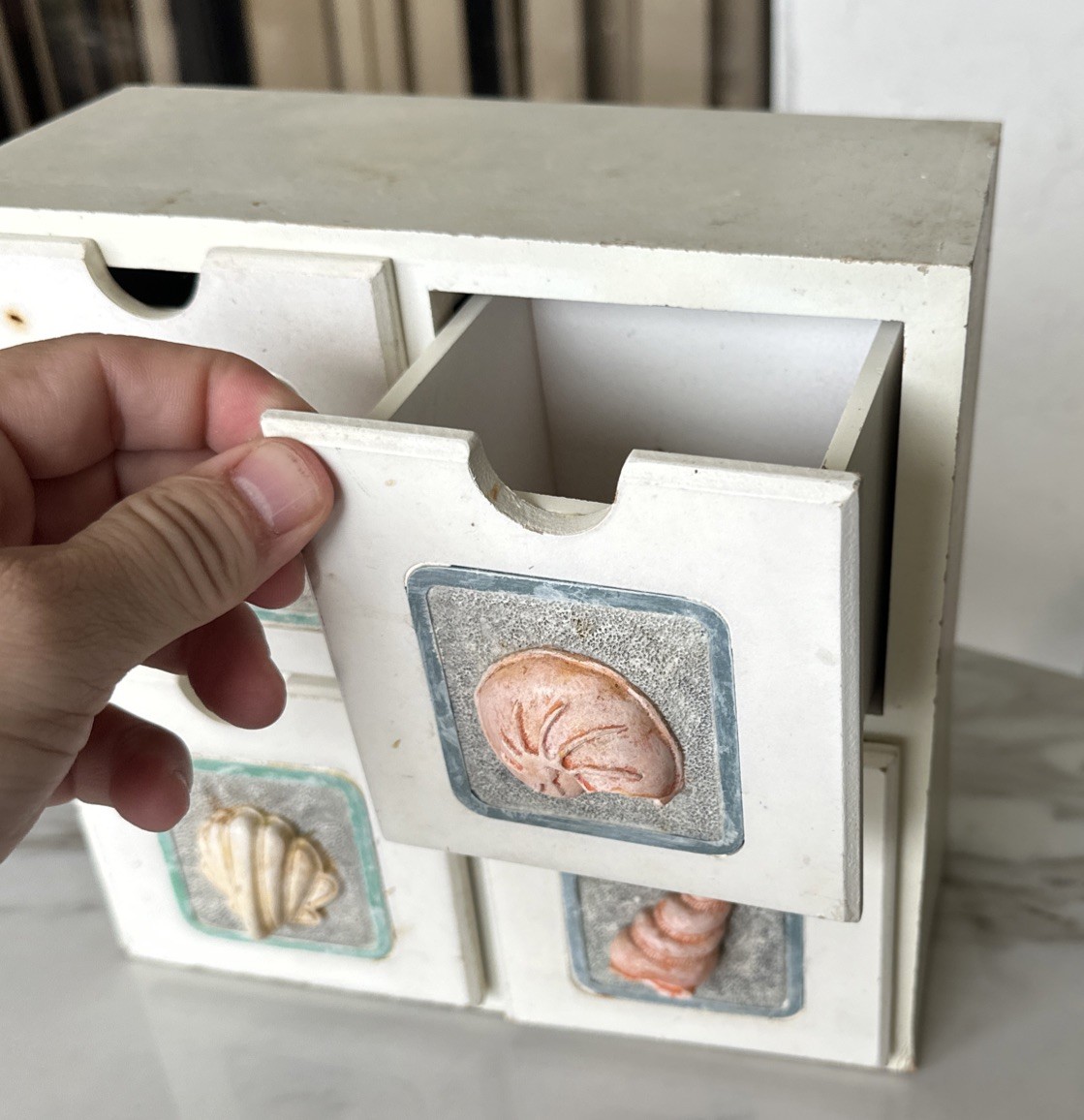Coastal Beach-Themed Mini Drawer Organizer – Seashell Design