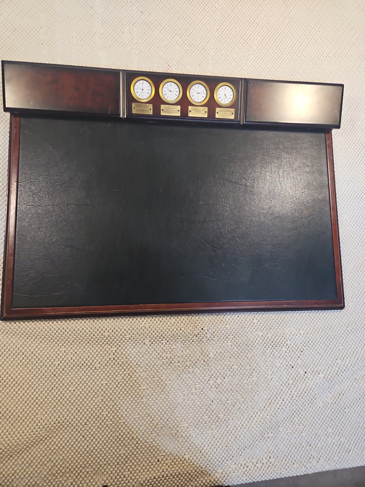 BOMBAY COMPANY Executive Desk Blotter Wood Leather 4 Time Zone Clocks Rare Vtg