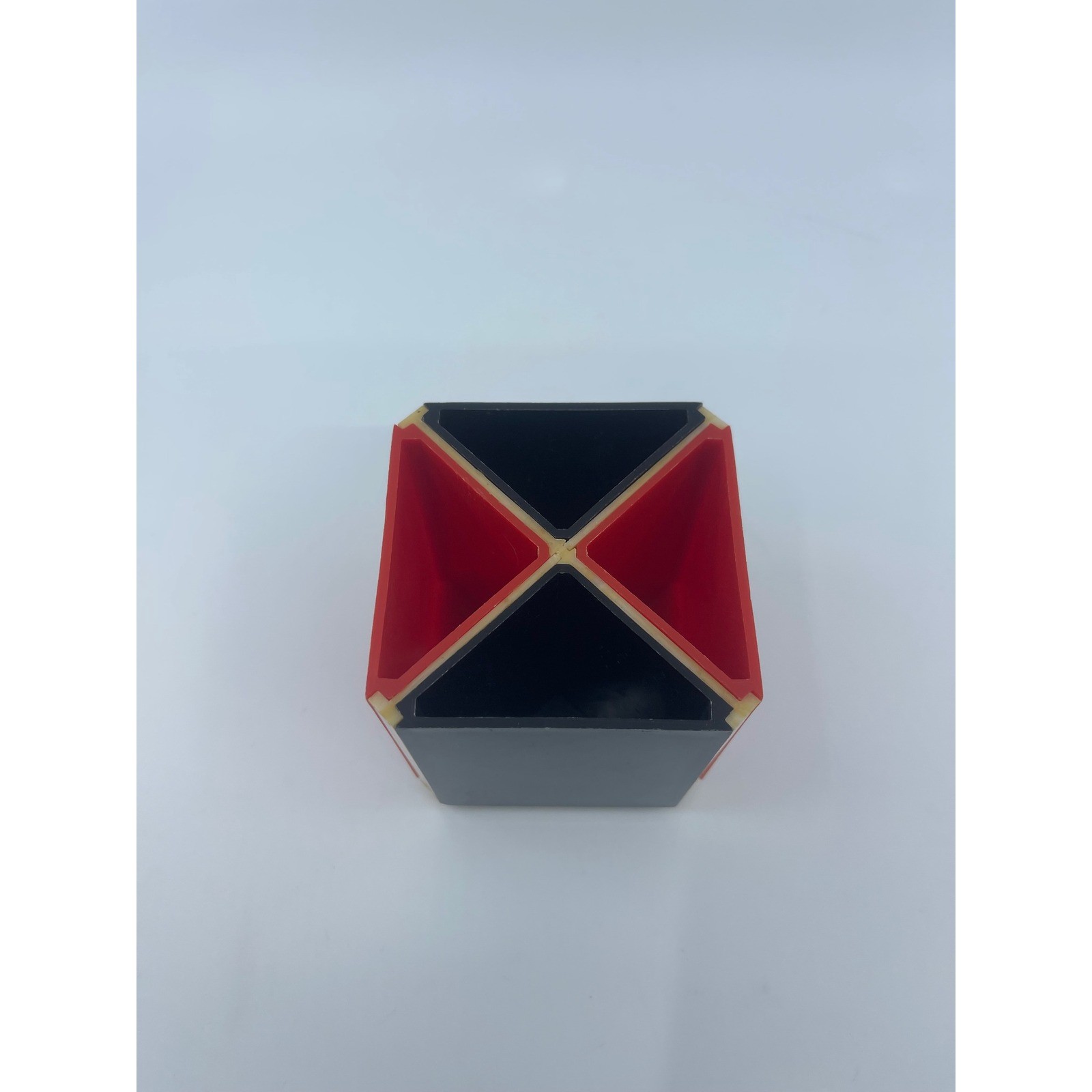 Retro Hexagonal Desk Organizer Red Black Pencil Pen Holder removable sections