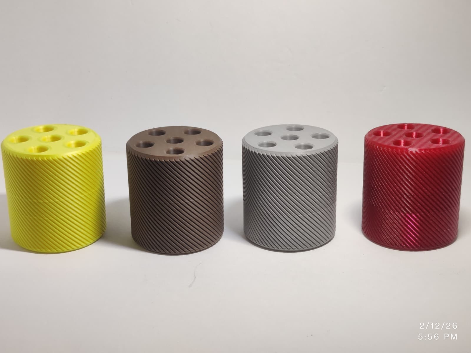 3D printed Pen and Screw Driver Desk Organizer – Threaded Base for adding weight