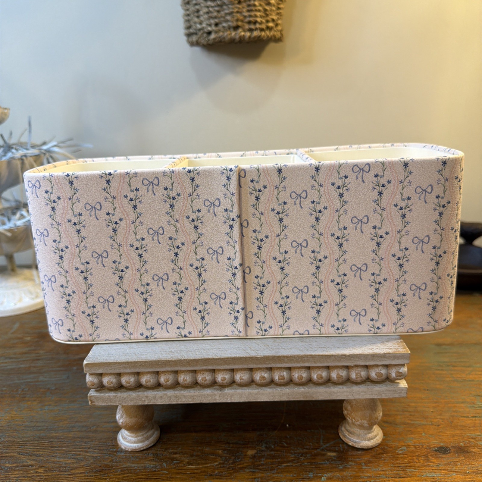 Cupcakes And Cashmere At Home Pink/Blue Bow 3 Compartment Desk Organizer. New.