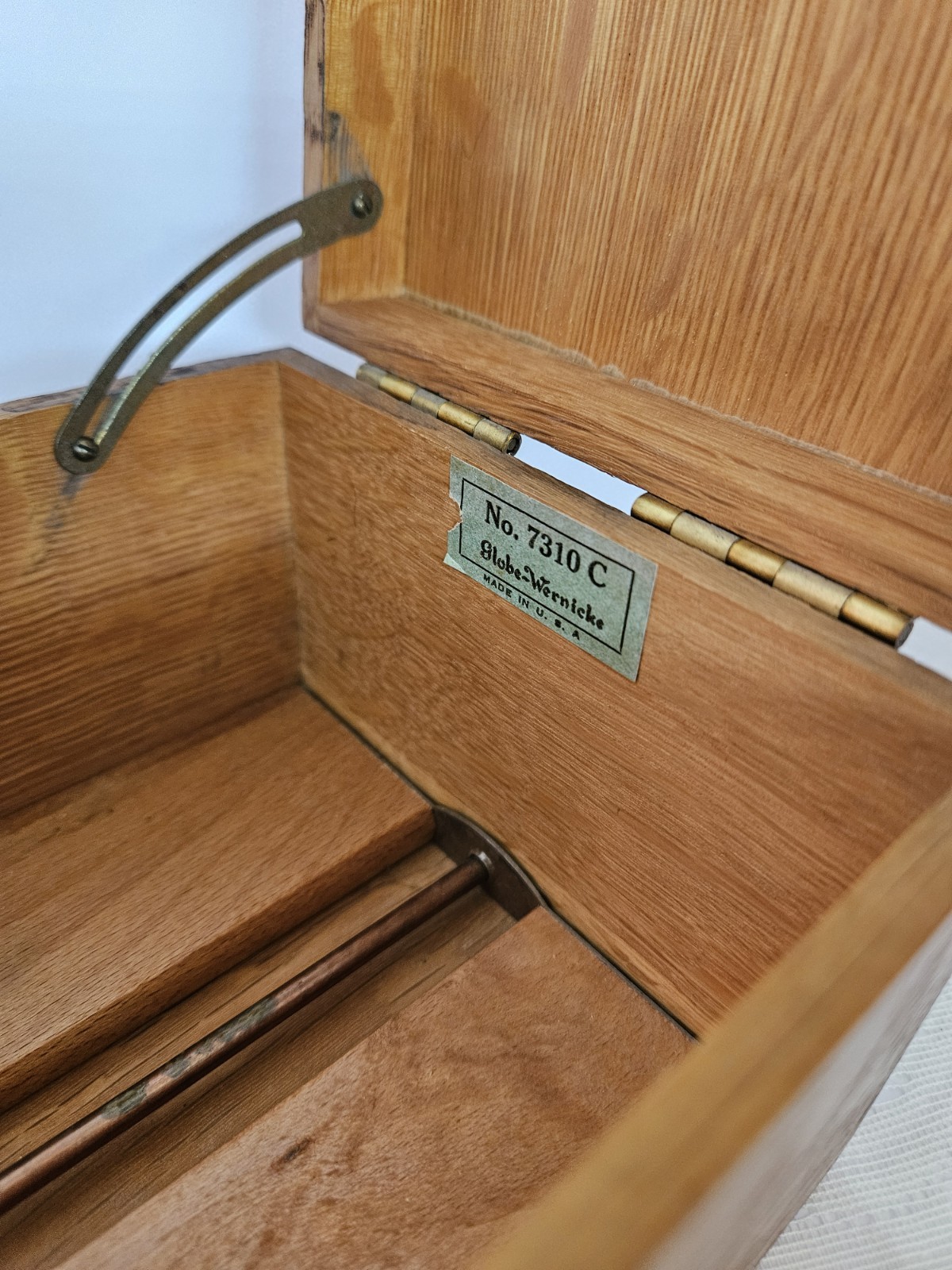 VTG Globe-Wernicke Finger Jointed Oak 7310 C Wood Storage Index Box. 10″ x 5.5″
