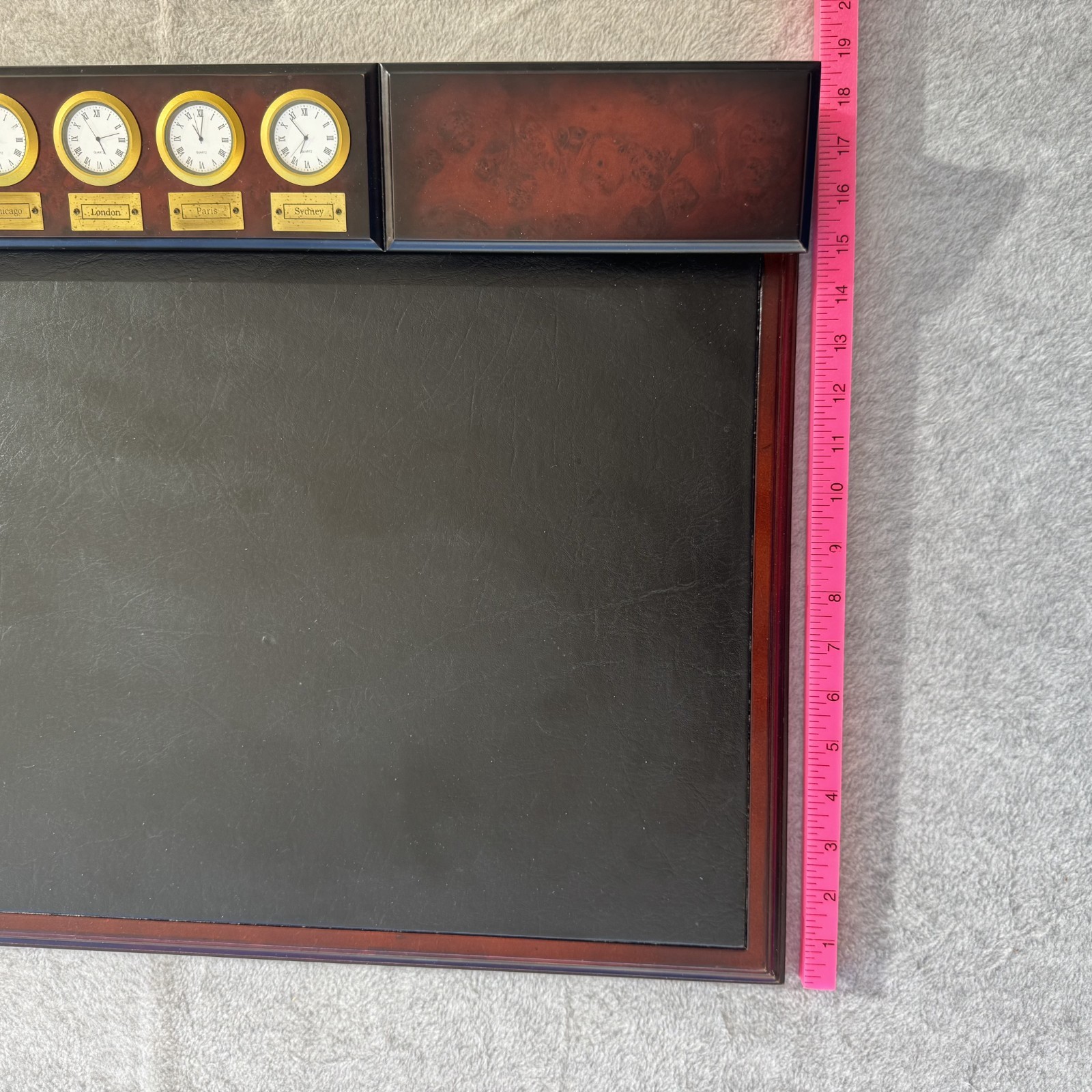 BOMBAY COMPANY Executive Desk Blotter Wood Leather With 4 Time Zone Clocks Rare