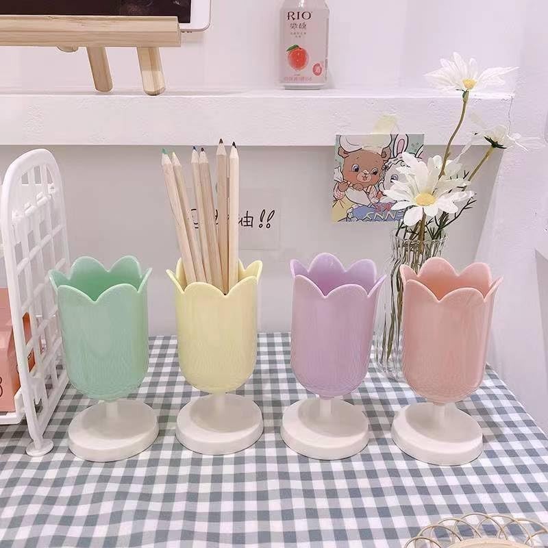 Zenarao Tulip-Shaped Desk Organizer – Multifunctional Pen Cup with Cable Pink