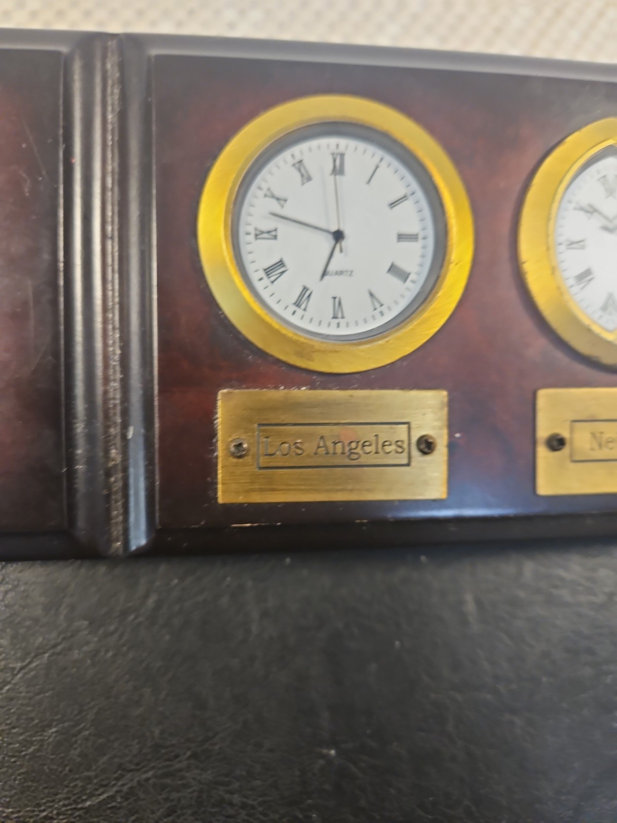 BOMBAY COMPANY Executive Desk Blotter Wood Leather 4 Time Zone Clocks Rare Vtg