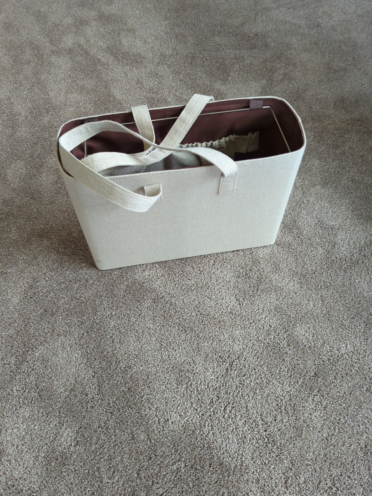Real Simple Office-in-a-box with Interior Metal Frame and Pouches 14×5 New