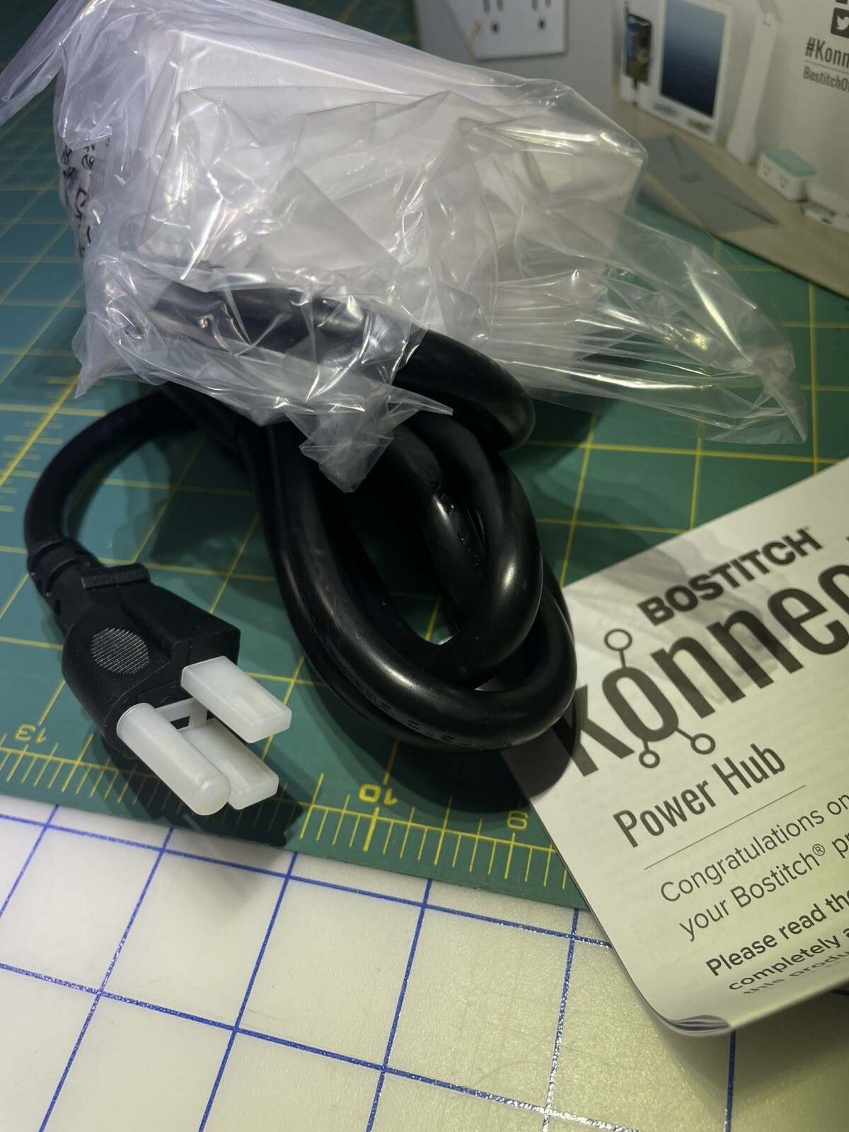 Bostitch Konnect Power Hub, Stackable