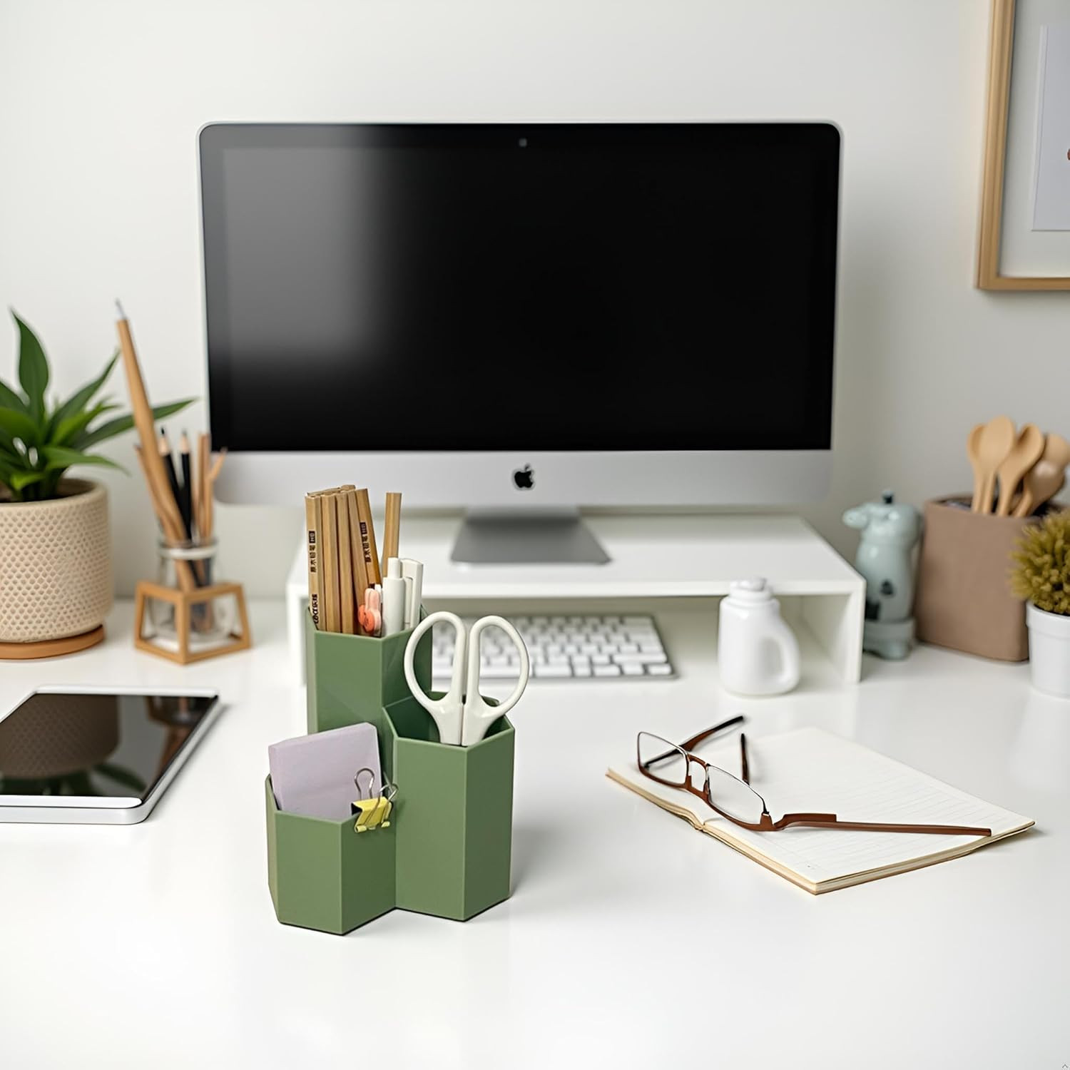 Green Triangular Pen Holder Desk Organizer Pencil Cup Office School Home