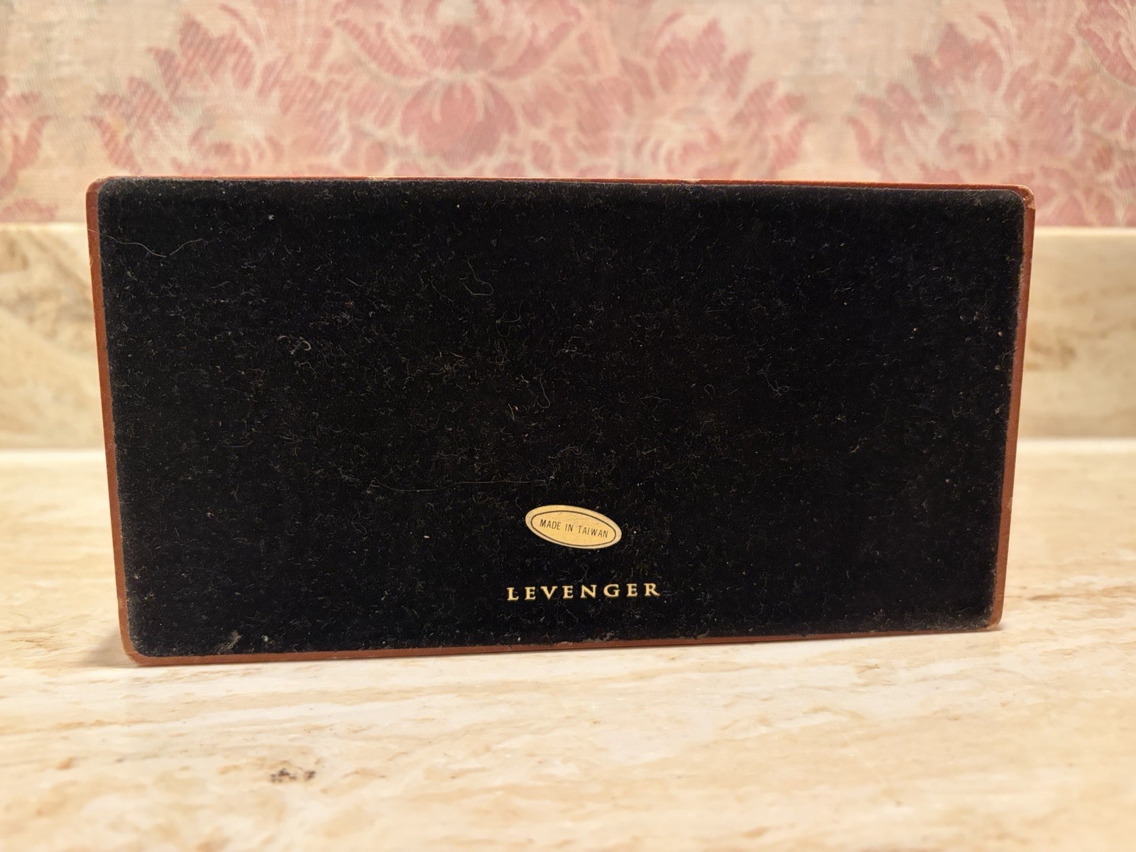 Vintage Levenger Wooden Pencil Fountain Pen Pencil Holder Desktop Display Box