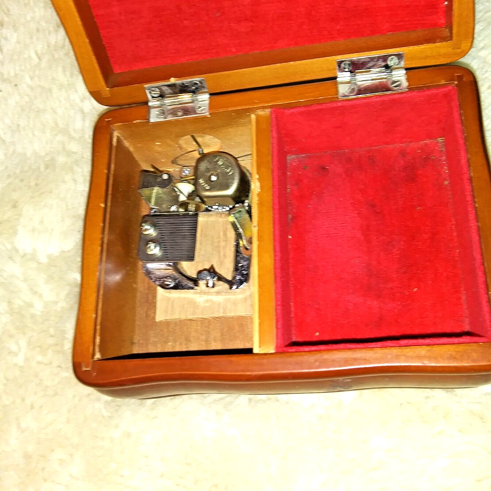 Hummel Girl with basket Vintage Music Box Japan Music not working