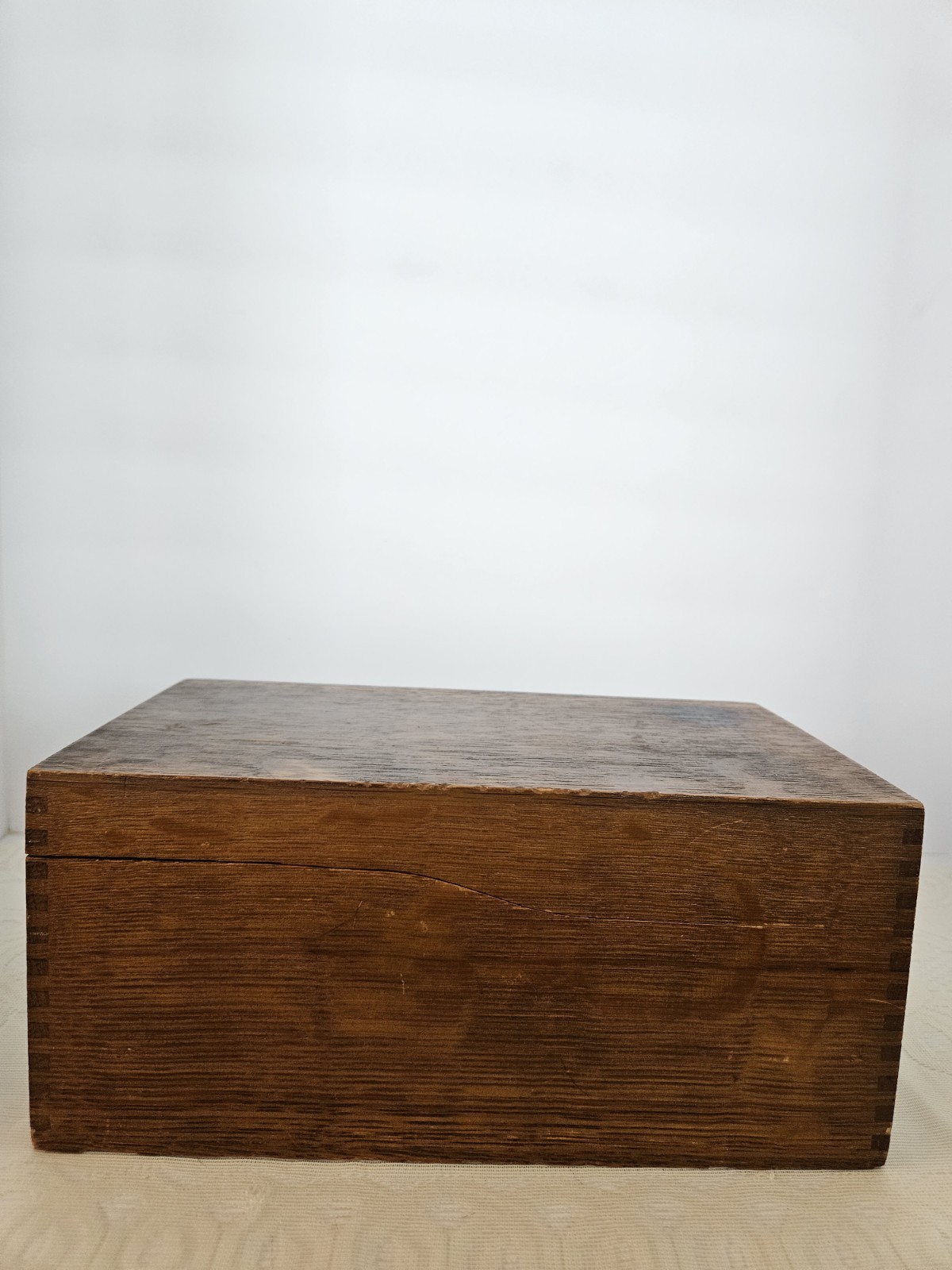 VTG Globe-Wernicke Finger Jointed Oak 7310 C Wood Storage Index Box. 10″ x 5.5″
